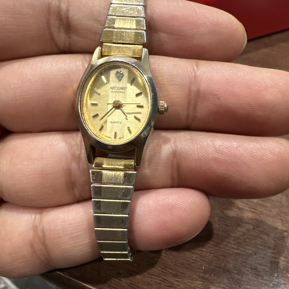 Working Nelsonic Diamond Ladies Wrist Watch 17mm Oval Gold Tone‎ Analog Quartz